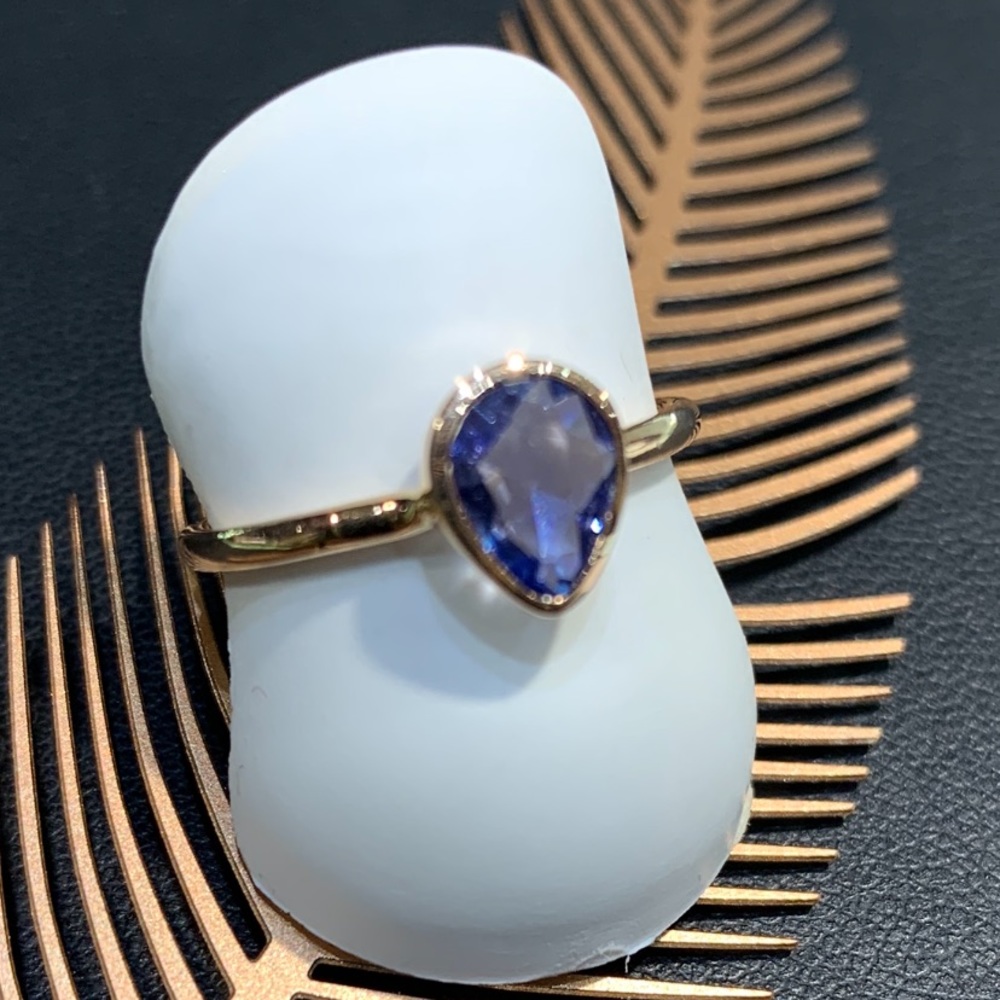 SOLD!! What a deal🥳Natural Blue Sapphire 18 KT Ring.